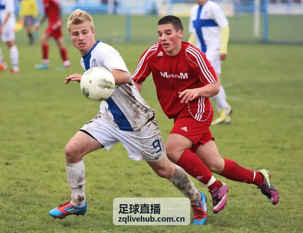 中超直播本土年轻前锋进球瞬间